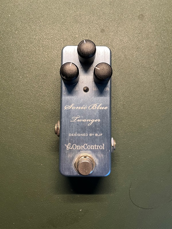 One Control Sonic Blue Twangerの画像